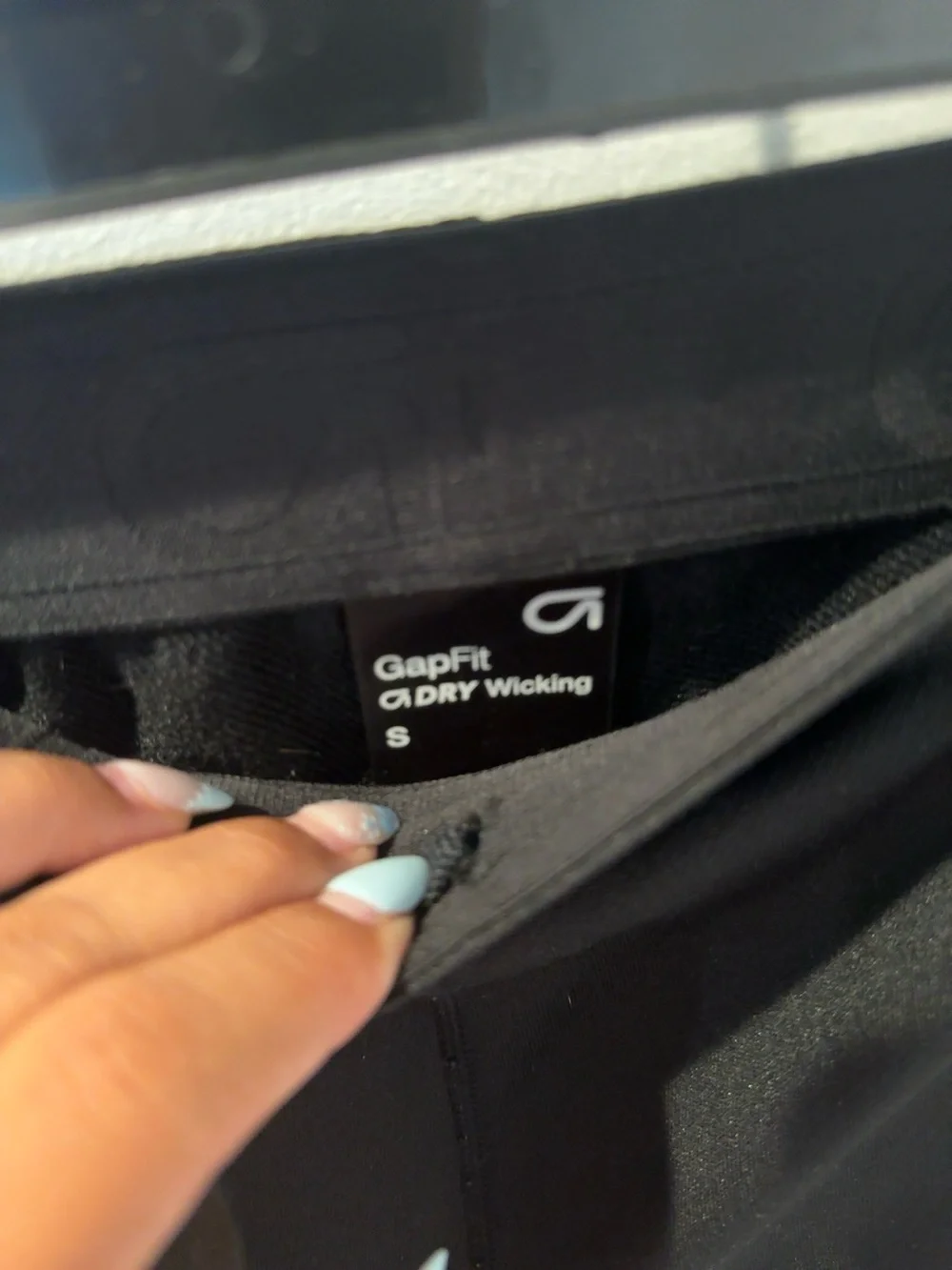 GapFit Black Jogger Pants S Dry Wicking Athletic Workout Zip Pocket Activewear